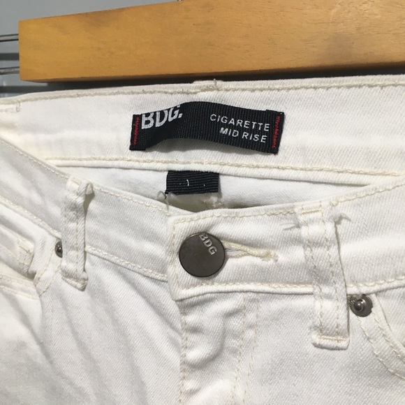 BDG White Cigarette Mid Rise Skinny Jeans UO - Picture 4 of 8